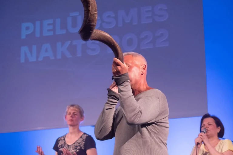 Pielūgsmes nakts 2022.gads - slavēšana un lūgšanas draudzē Gars un Patiesība